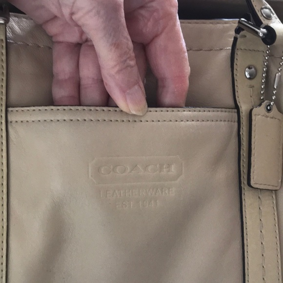 Coach Bag - Picture 10 of 17